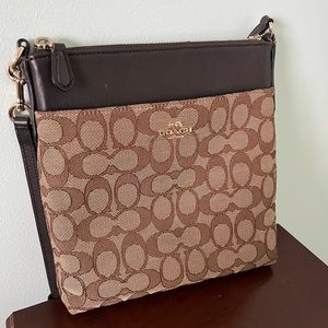 Coach Women’s Crossbody in Signature Canvas, Color Brown/Gold